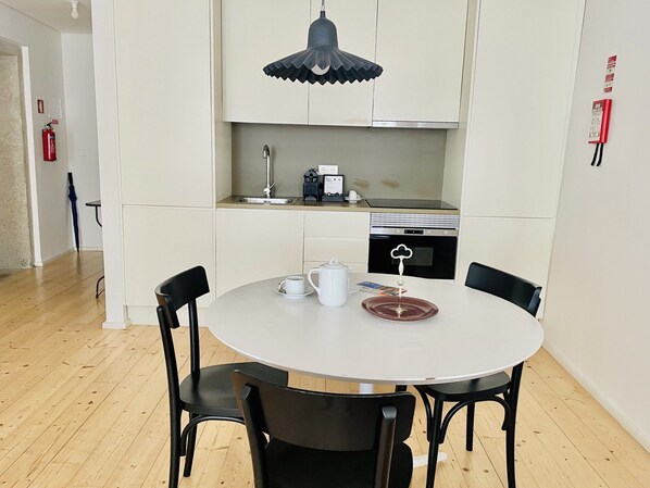 Classic-Apartment, 2 Schlafzimmer | Speisen