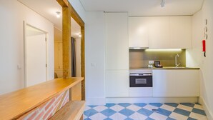 Private kitchen | Coffee/tea maker, fridge, microwave, oven - Charming Studio, Ideal for Smaller Groups (Porto)