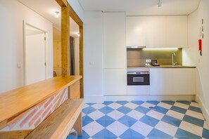 Appartement Premium, 2 chambres | Cuisine privée | Réfrigérateur, micro-ondes, four, cafetière/bouilloire
