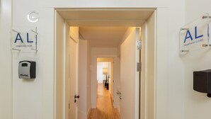 Interior - Apartment in Porto With Balcony (Porto)