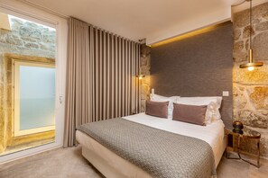 4 Schlafzimmer, Bügeleisen/Bügelbrett
