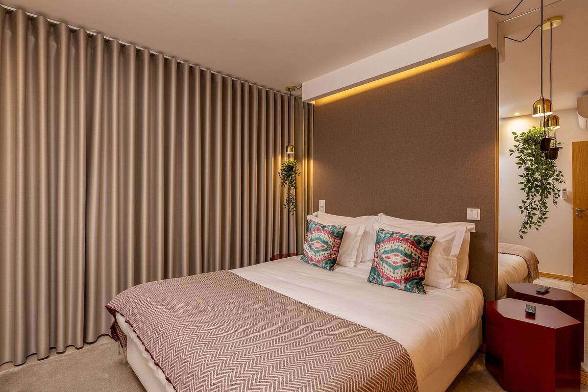 Classic Apartment, 1 Bedroom | 4 bedrooms, iron/ironing board