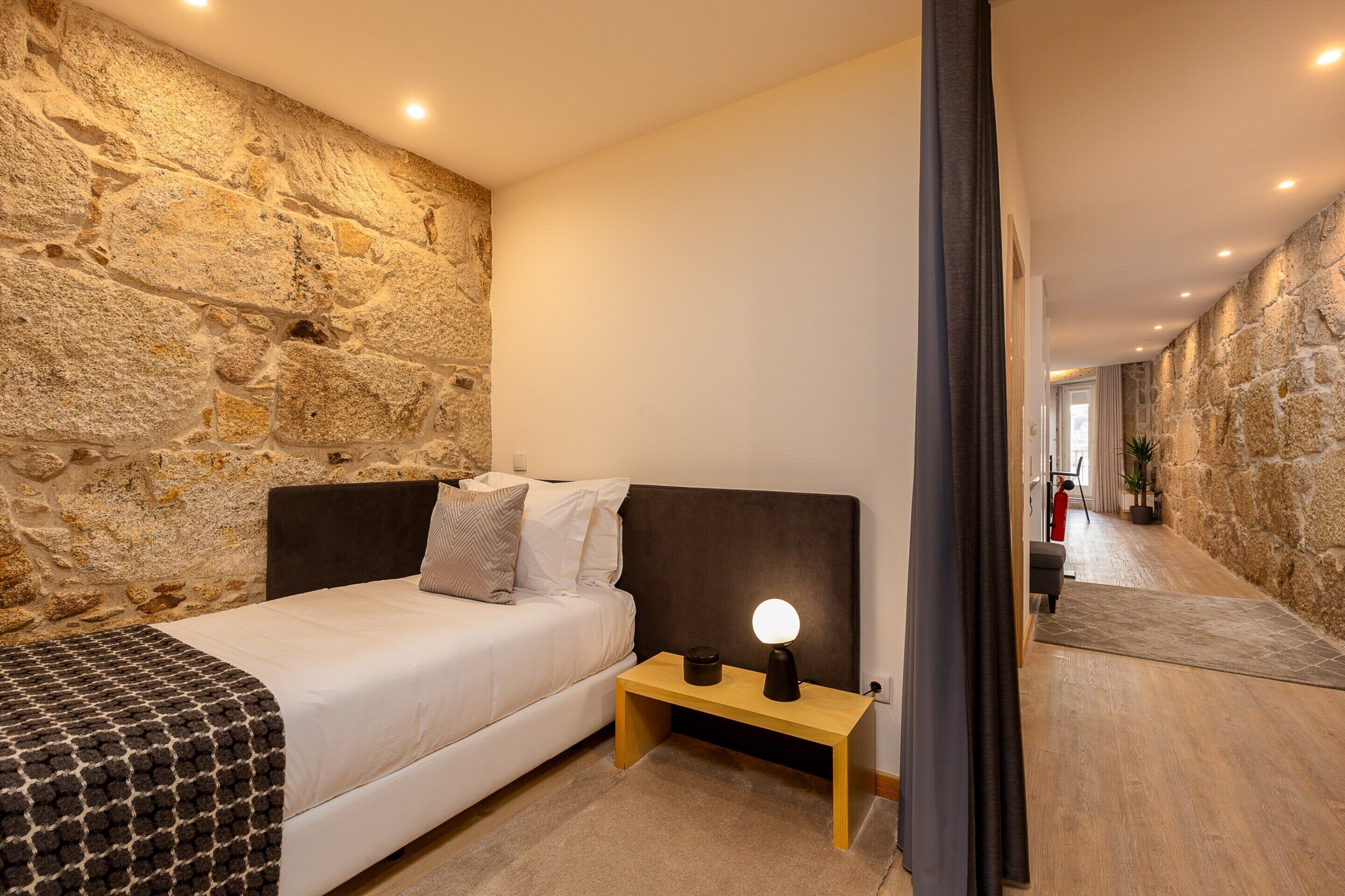 Deluxe Apartment, 2 Bedrooms | 4 bedrooms, iron/ironing board