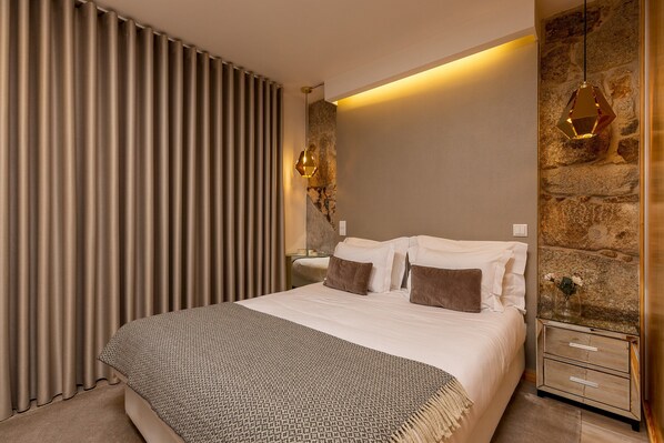 4 Schlafzimmer, Bügeleisen/Bügelbrett