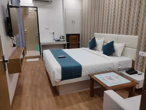 Superior Room | Desk, laptop workspace, free WiFi