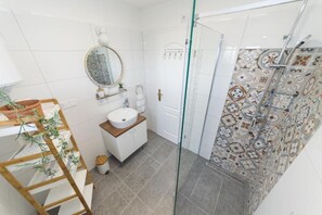Hair dryer, towels, toilet paper