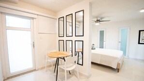 1 quarto, Wi-Fi de cortesia, roupa de cama