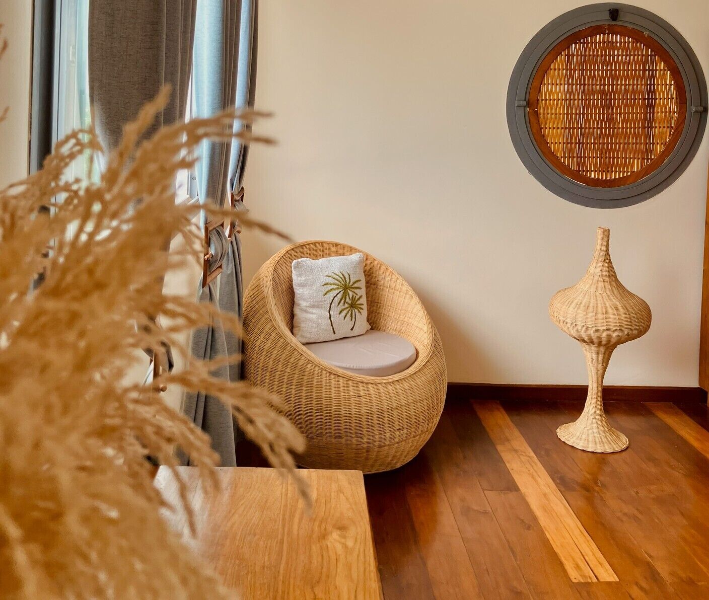 Comfort-huoneisto, 2 makuuhuonetta, parveke, valtamerinäköala | Tallelokero huoneessa, yksilöllisesti kalustettu