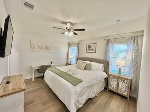 3 bedrooms, desk, iron/ironing board, travel cot