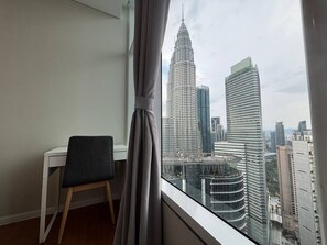 Free WiFi, bed sheets - Sky Suites KLCC by Easy Nap (Kuala Lumpur)