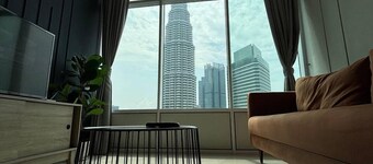 Sky Suites KLCC by Easy Nap