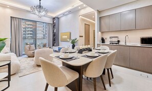 Appartement Luxe, vue ville | Salle à manger