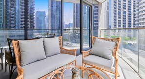 Balcony - bnbme - Grande Residences - 2 BDR (Dubai)