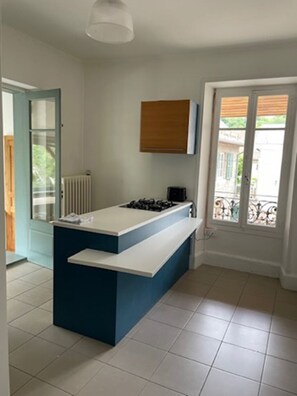 Micro-ondas, fogão, cooktop, lava-louças