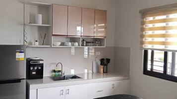 Chambre, plusieurs chambres, balcon | Intérieur