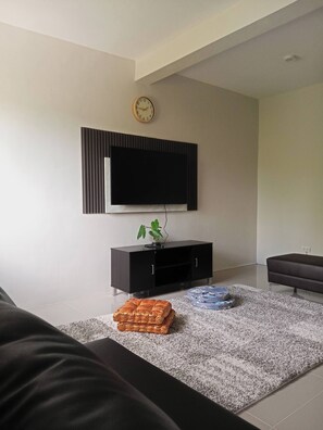 Chambre, plusieurs chambres, balcon | Salle de séjour