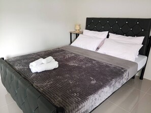 Room, Multiple Bedrooms, Balcony