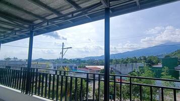 Chambre, plusieurs chambres, balcon | Enceinte de lâhĂ©bergement