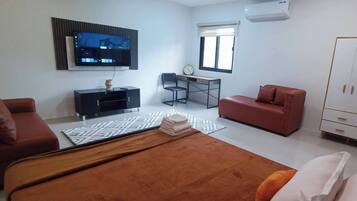 Phòng, nhiều phòng ngủ, ban công | Phòng khách