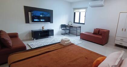 Room-affordable Room With Full Kitchen i