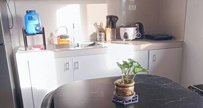 Room-affordable Room With Full Kitchen i