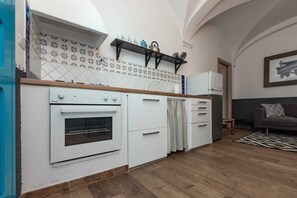 Private kitchen - Comfortable house in the historic center of Orosei (Orosei)