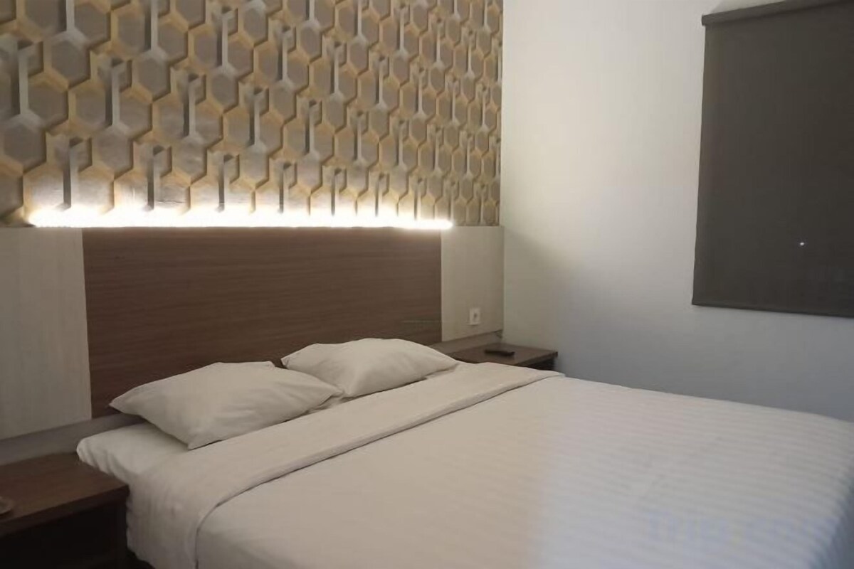 Bureau, draps fournis