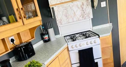 4-Bed Seaside Caravan Free Wifi Pet Friendly Skegness