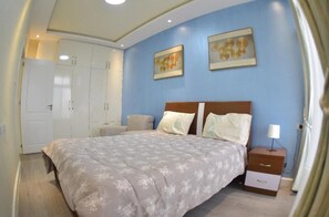 3 chambres, fer et planche à repasser, Wi-Fi, literie fournie