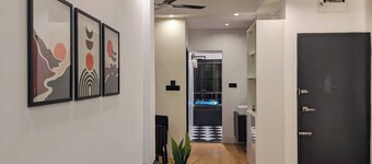 Minimalist Apt at DAC Intl Airport Msg to Avail Special Offer for Flight Catcher
