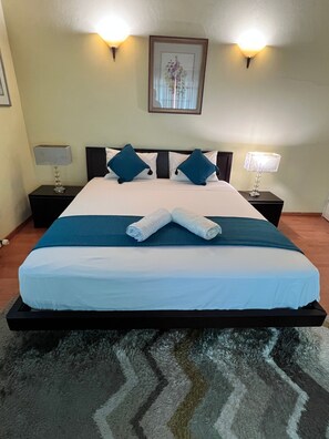 4 bedrooms, iron/ironing board, internet