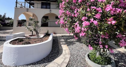 Charmante Erimi Villa mit privatem Pool und Gartenblick