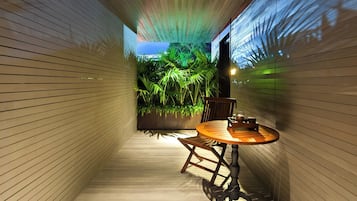 Double Room, Balcony, Courtyard View | Pemandangan halaman dalam
