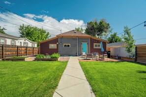 Exterior - Arkansas Avenue (Florence)