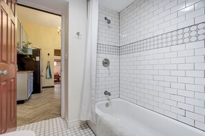 House, Patio | Bathroom - Arkansas Avenue (Florence)