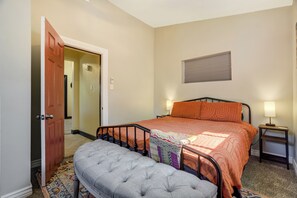 House, Patio | Iron/ironing board, free WiFi - Arkansas Avenue (Florence)