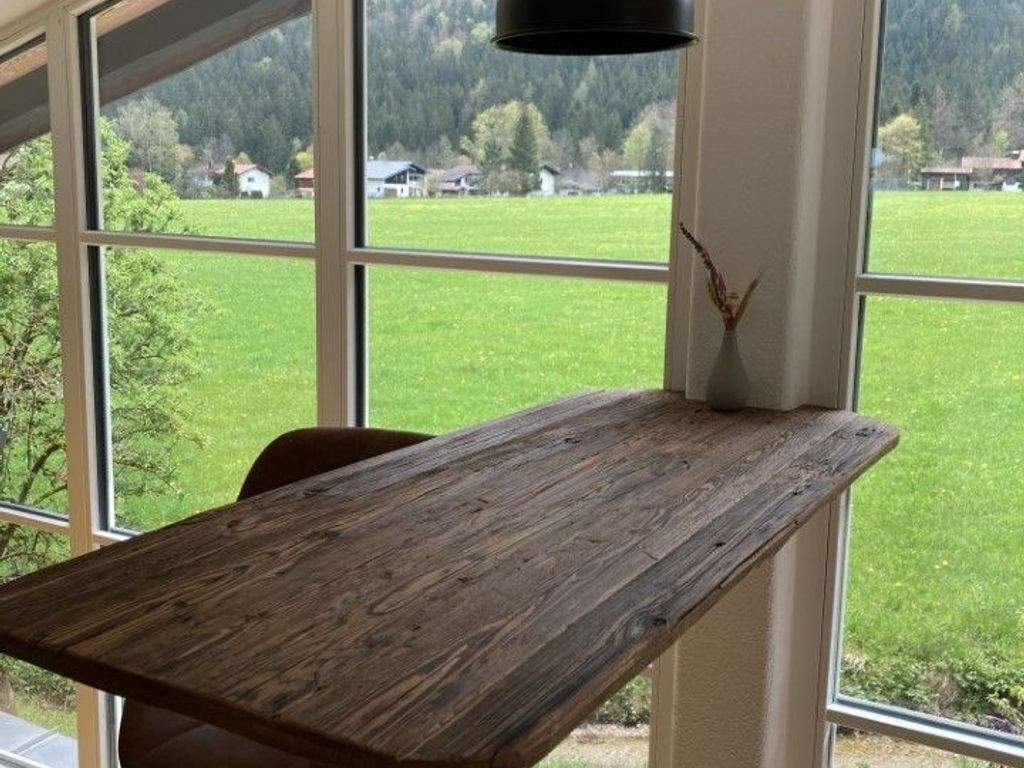 Wohnraum mit kleiner Frühstücksbar