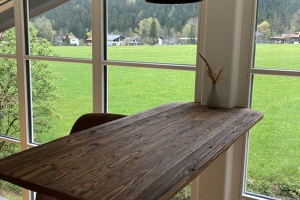 Wohnraum mit kleiner Frühstücksbar