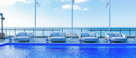 Seasonal outdoor pool