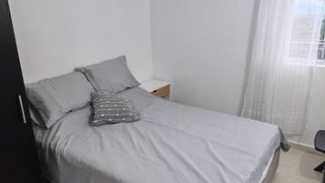 1 bedroom, WiFi, bed sheets