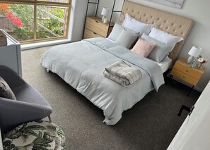 1 habitación, tabla de planchar con plancha, wifi gratis y ropa de cama 