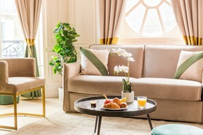 Daily local cuisine breakfast for a fee