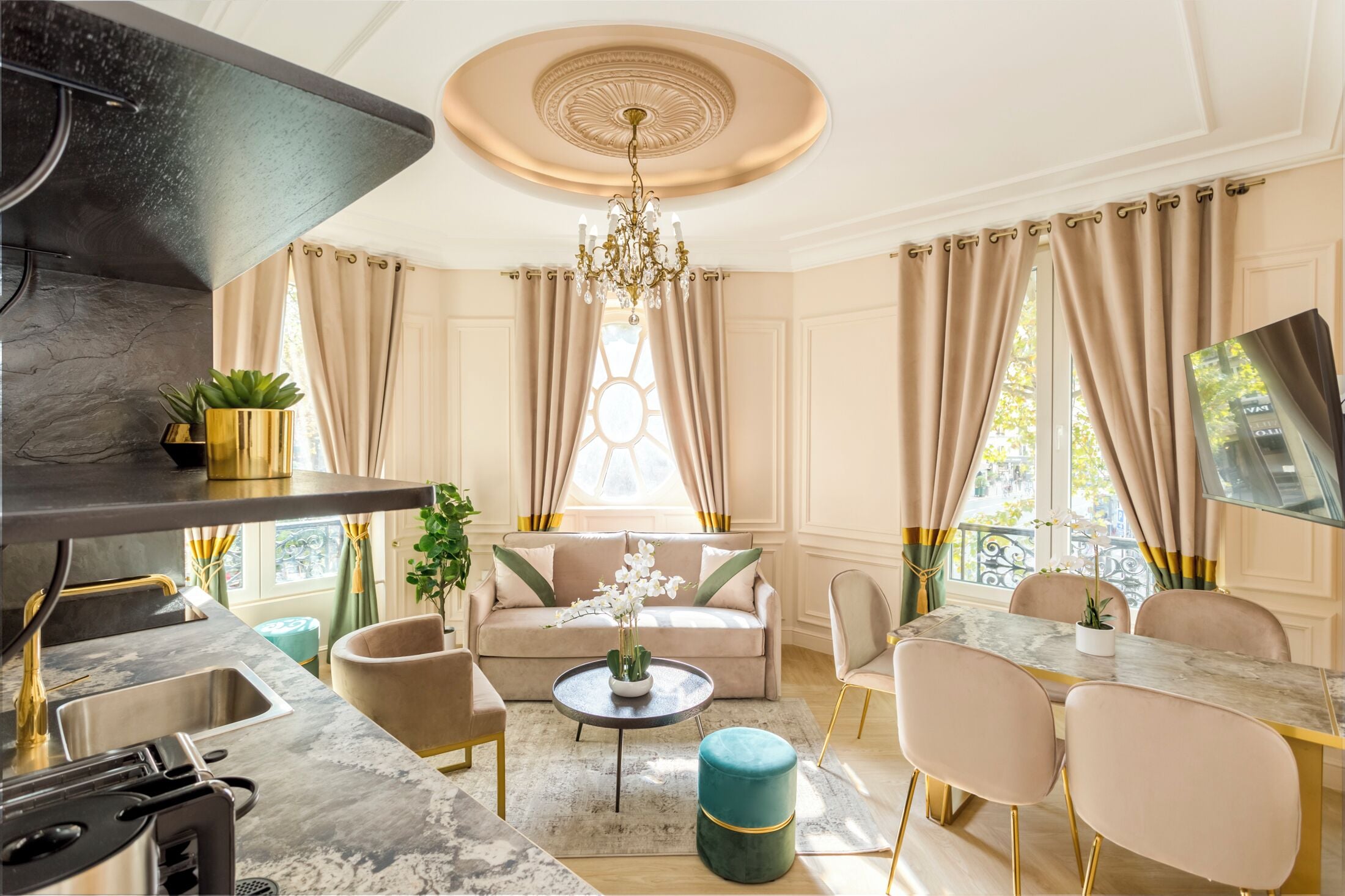 Appartement, uitzicht op de stad | Woonruimte | Een kantoor