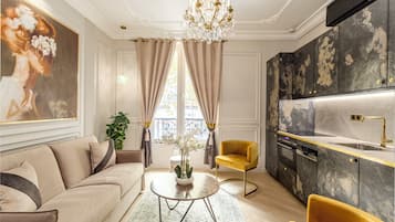 Apartment, City View | Private kitchen