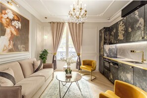 Apartment, City View | Private kitchen | Fridge, microwave, oven, stovetop