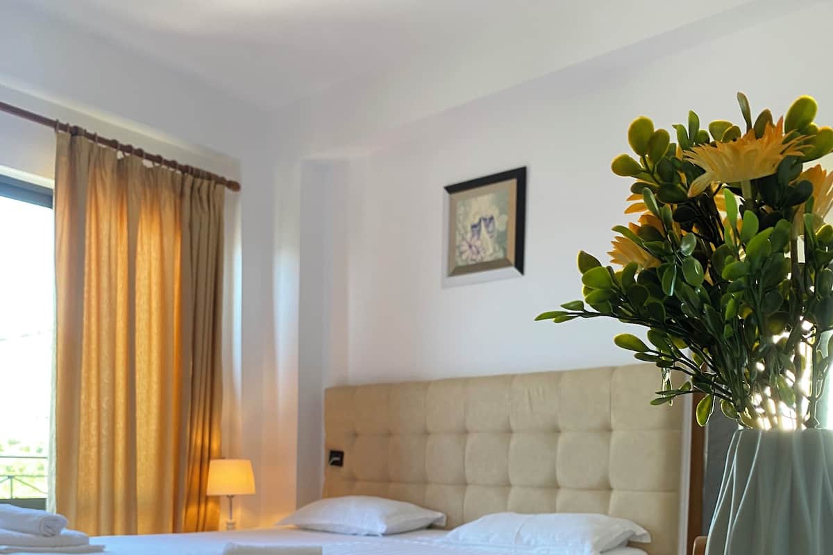 Tripla Deluxe | Biancheria da letto ipoallergenica, Wi-Fi gratuito, lenzuola