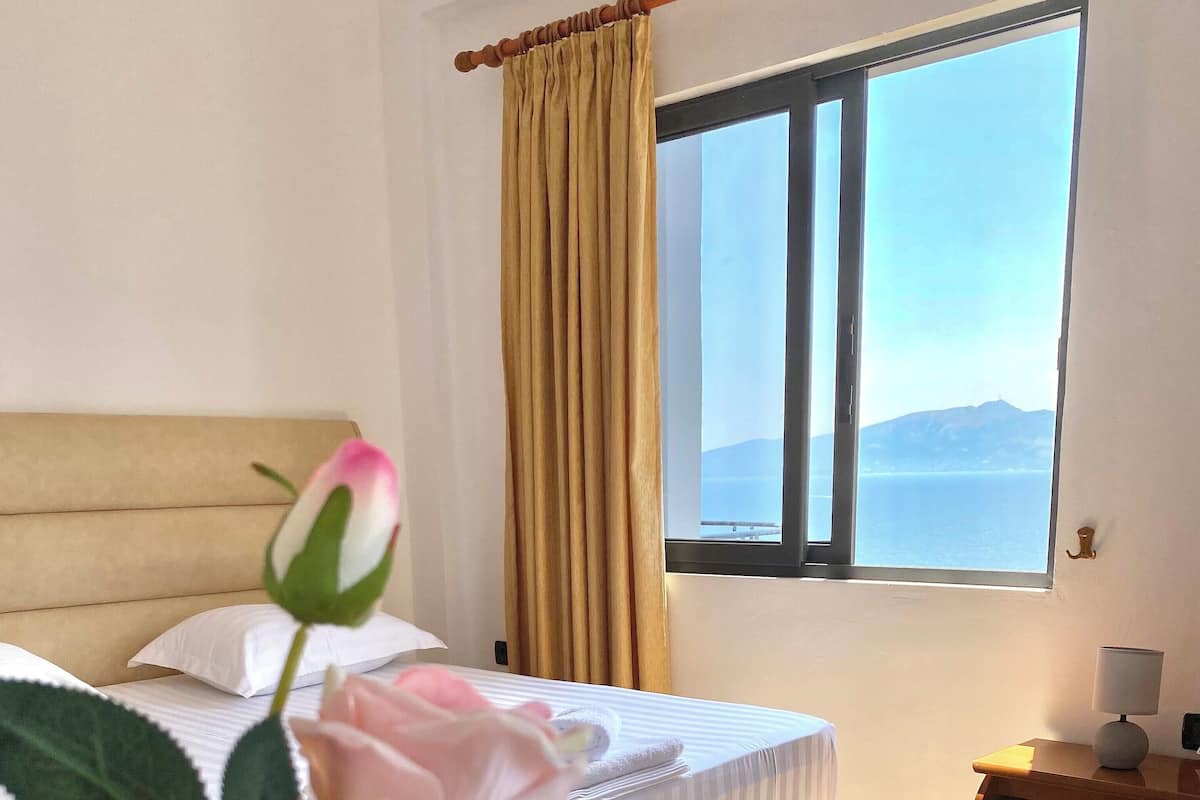 Camera Deluxe con letto matrimoniale o 2 letti singoli | Biancheria da letto ipoallergenica, Wi-Fi gratuito, lenzuola