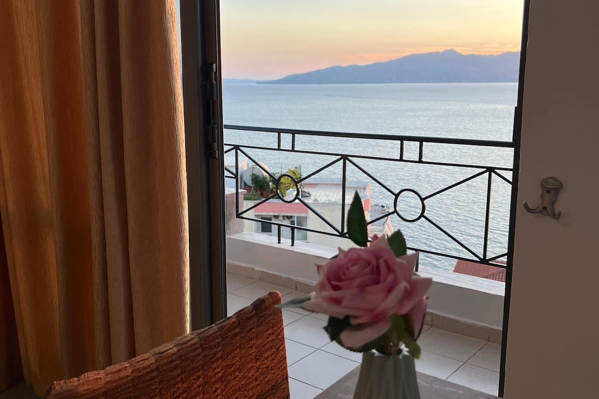 Panoramic Triple Room