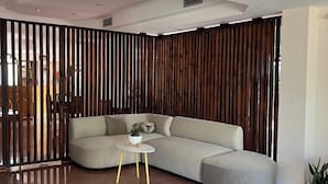 Interior - Blue Waves Hotel & Suites (Sarandë)