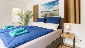 4 Schlafzimmer, Schreibtisch, Bügeleisen/Bügelbrett, Reisekinderbett